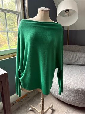 Off-the-Shoulder Women's Sweater in Emerald Green